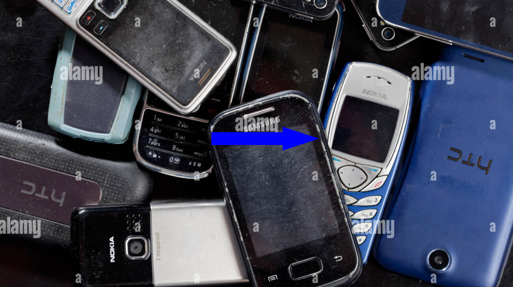    Тысячи смартфонов изъяли в Горбушкином дворе - что скрывает электроника?