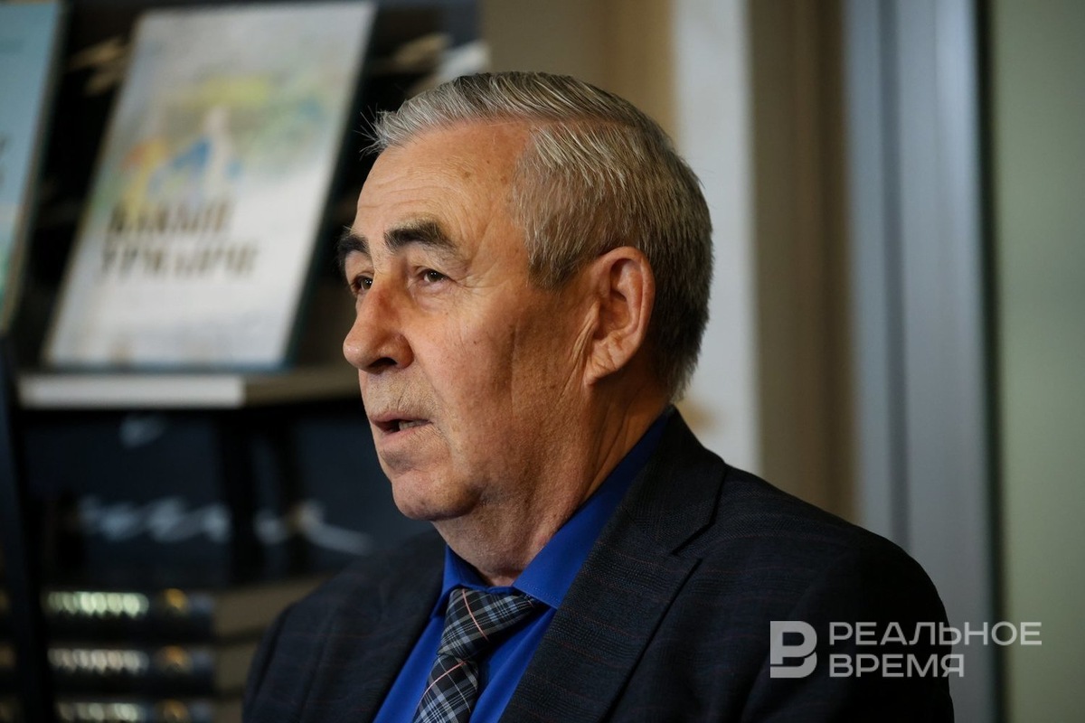    Редактировал книгу Вахит Имамов. Артем Дергунов / realnoevremya.ru