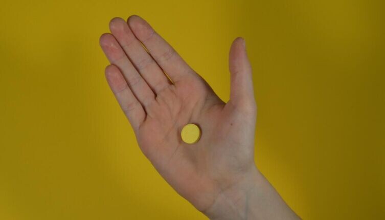    Иллюзия «волшебной таблетки». Как вернуть вкус к жизни? Фото: Michał Parzuchowski on Unsplash