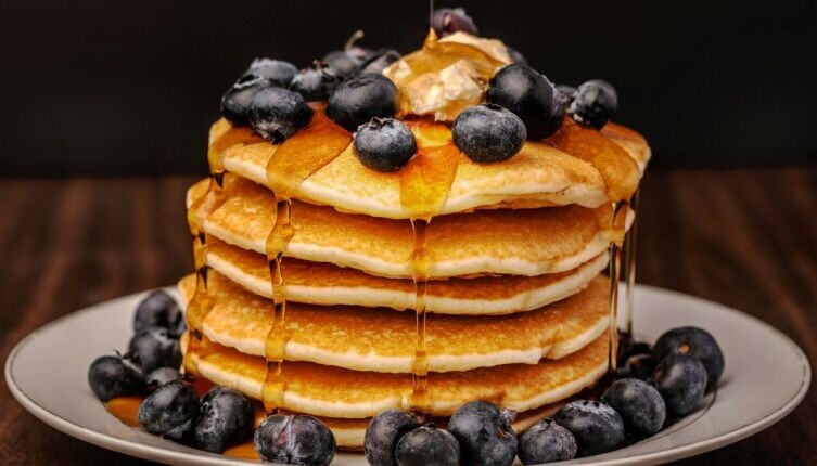    Как готовить панкейки? Основы и небольшие хитрости Фото: Amber Fisher on Unsplash