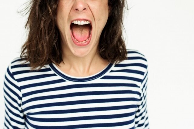    Студентки поссорились, конфликт начался еще в стенах колледжа. Фото: ru.freepik.com