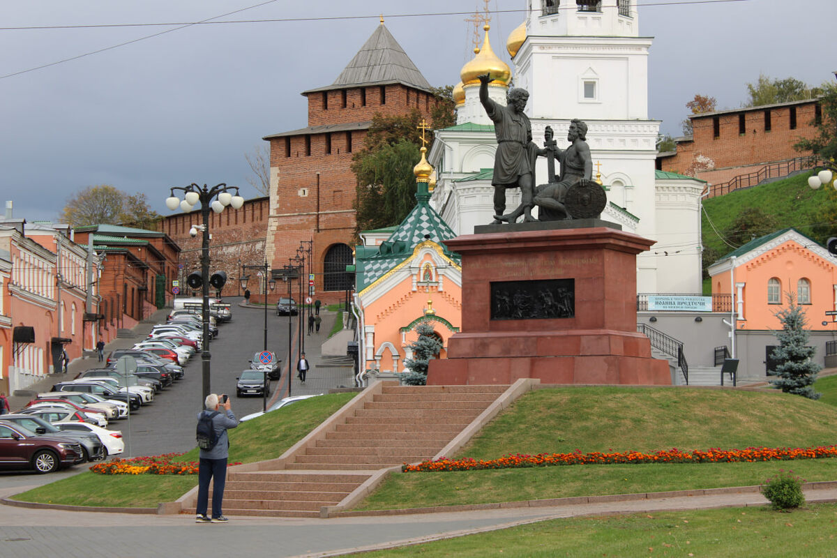 В Нижнем Новгороде память о национальном герое Козьме Минине сохраняется в названиях улиц, памятниках и значимых учреждениях.  Фото: ФедералПресс / Ксения Кобалия