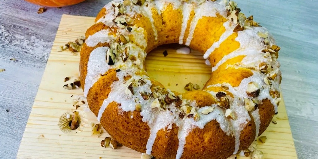 Самая ходовая выпечка из тыквы. Так вкусно, ароматно и аппетитно. Одним кусочком точно не обойдешься.