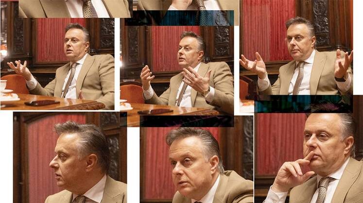    ОЛЕГ СЕРДЕЧНИКОВ Кирилл Крок: «Театр — вещь очень жестокая, жестокая по отношению ко всем, кто ему служит. Это, наверное, одно из самых тяжелых занятий, которые придумал себе человек»