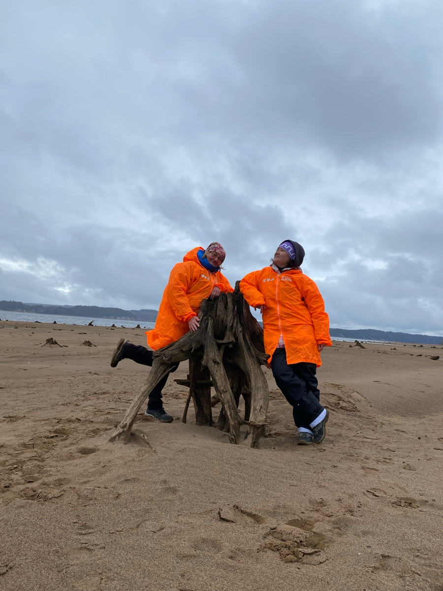 Энтузиасты и рельеф.. В данном случае: энтузиасты и пни
