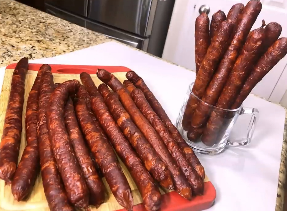 Секрет идеальных брауншвейгских колбасок: готовим как немецкие мясники