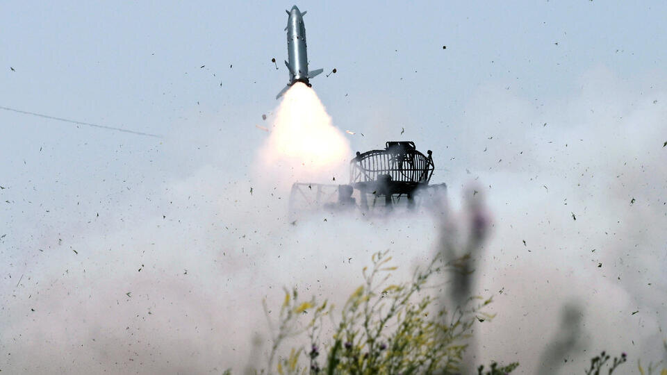     Силы ПВО за ночь сбили 64 украинских дрона над регионами России РИА Новости/Евгений Биятов