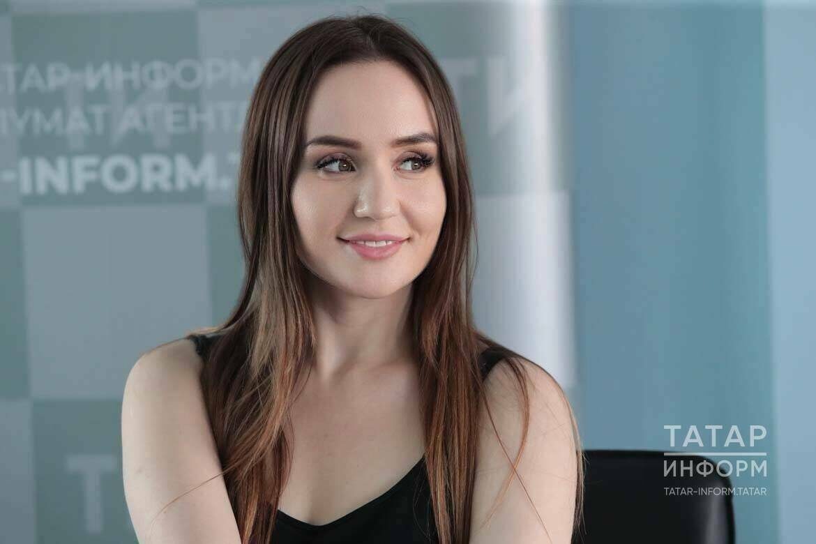 Лилия Валиуллина: «Видимо, повлияли гены с обеих сторон, получился некий синтез. Мои бабушки всегда поддерживают меня добрым словом. И они очень современные, всегда обо всем знаю»Фото: © Рамиль Гали / «Татар-информ»