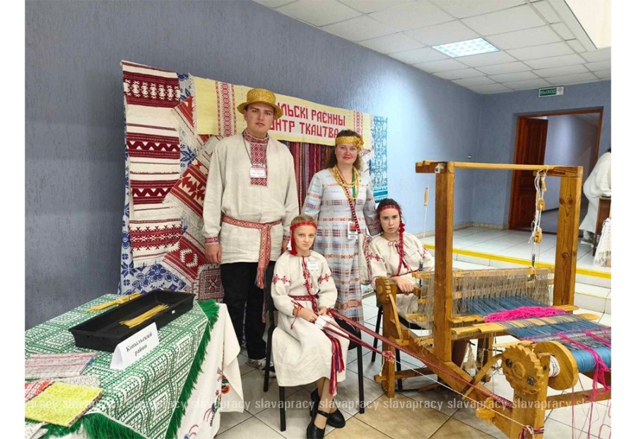     Гран-при уехал в Копыль: Мария Полещук из семежевской "Школы ткачей" победила на региональном конкурсе "Калыска талентаў"