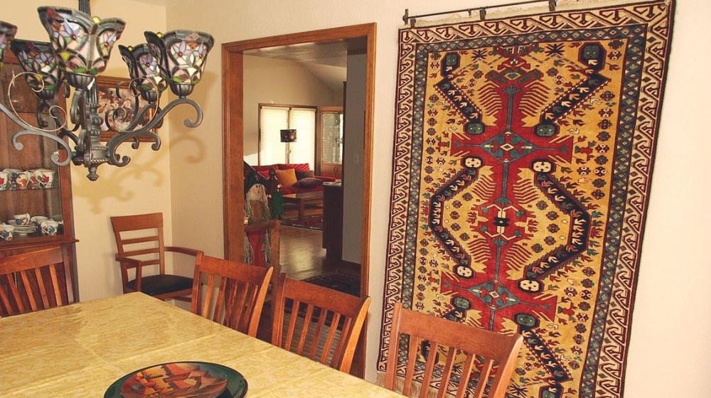    Зачем действительно вешали ковры на стены в СССР и почему это было важнее, чем кажется