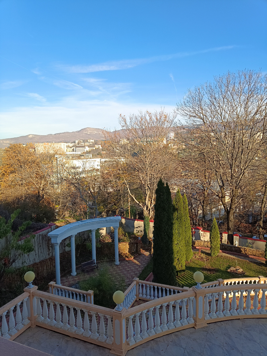 Вид с балкона из номера. 