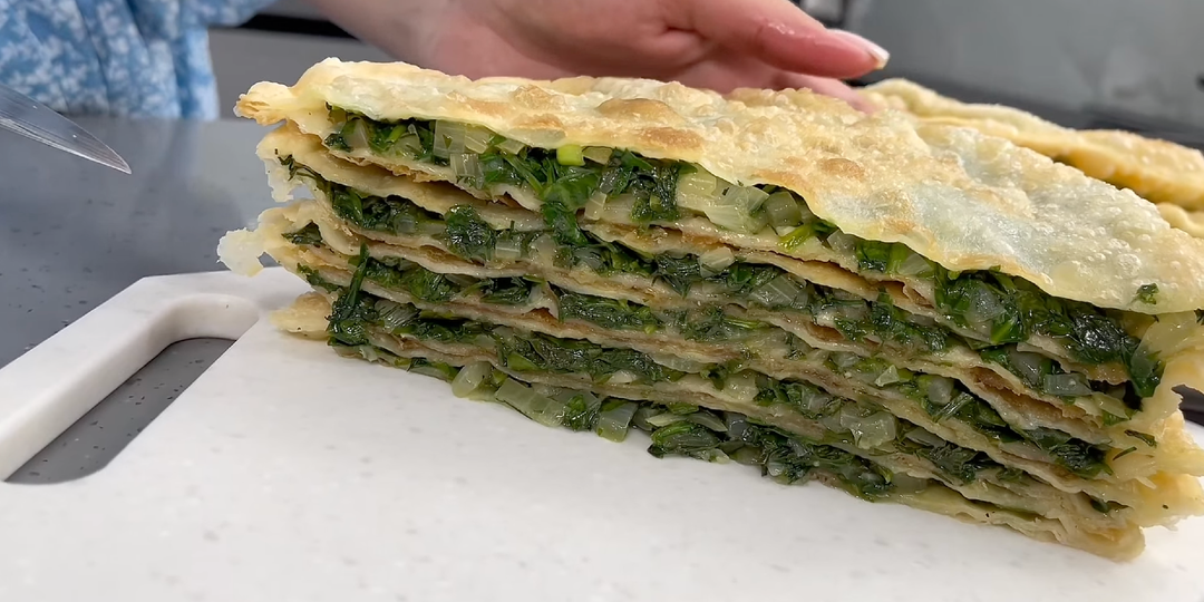 Лепешки с зеленью "Как же вкусно", иначе и не назовёшь. Просто, экономно, сочные и хрустящие (готовлю круглый год)
