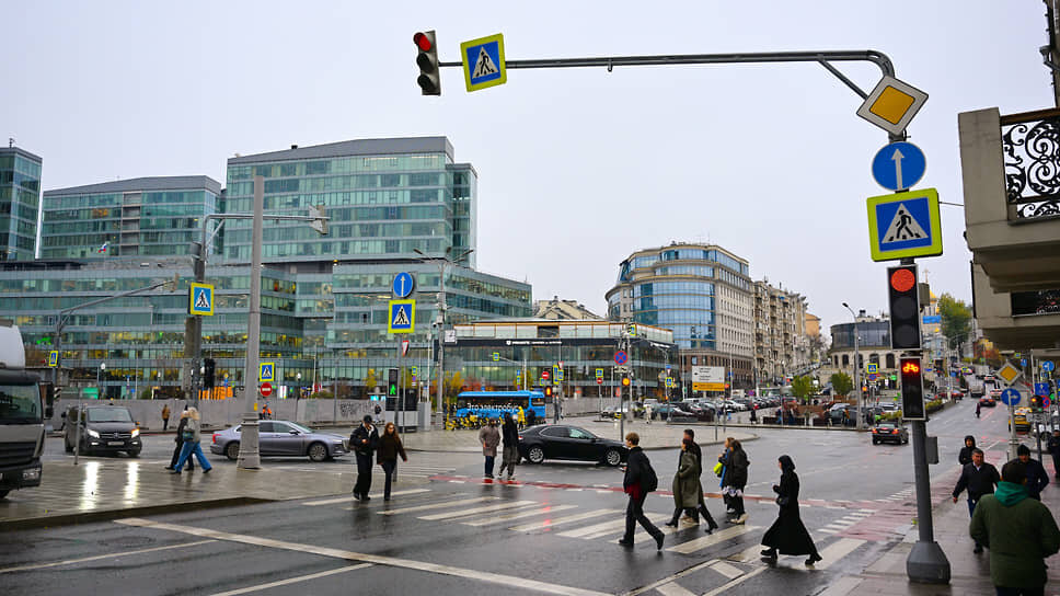 100 лет назад Птичий рынок был на Трубе.📷Фото: Антон Великжанин / Коммерсантъ