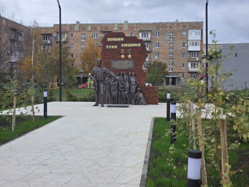    В Волновахе открыли памятник Владимиру Жоге, в Донецке — пантеон героев на «Донецком море»