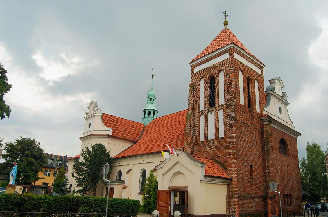 такие церкви там на каждом шагу, такого количества церквей не видел никгде и не разу! 