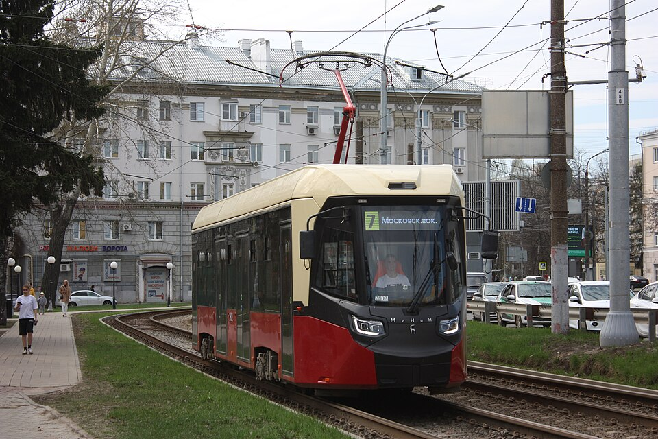 Новый трамвайный вагон Т811 "МиНиН" совместного нижегородско-белорусского производства, источник Википедия, автор Itzartemii