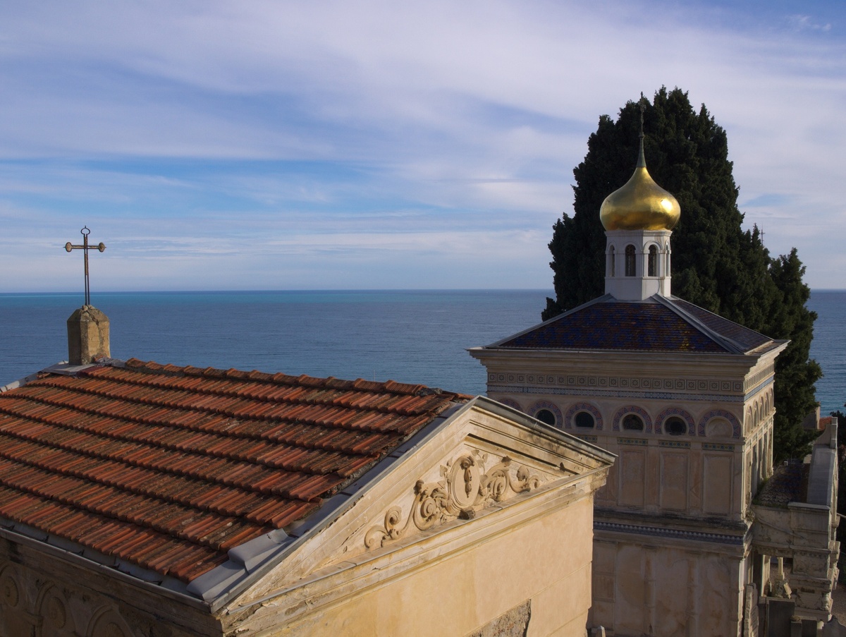 Старое кладбище в Ментоне.