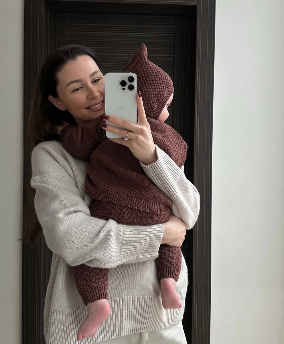 Анна Заворотнюк с сыном. Фото: соцсети