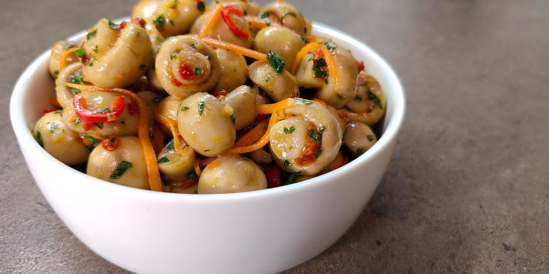 🍄 Маринованные шампиньоны: нежность и аромат в каждой банке