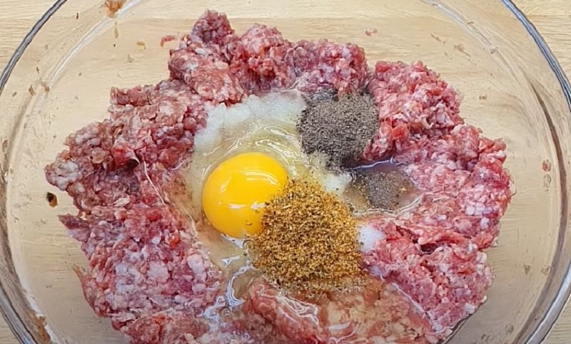 Мясной рулет вместо котлет: новый взгляд на привычное блюдо