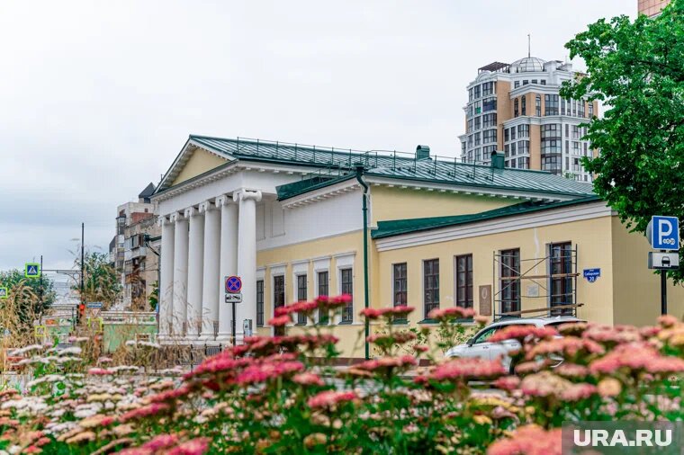 В здании Благородного собрания обнаружены фрески военной тематики и копии фронтовых писем времен Великой Отечественной войны Фото: Руслан Яроцкий © URA.RU