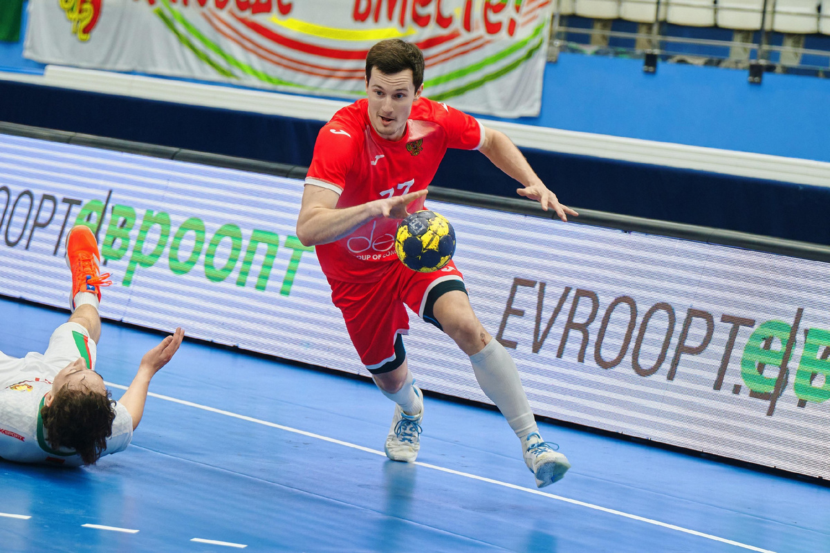 Игрок сборной России и капитан СКИФа Савелий Шалабанов. Фото: Максим Кубарский