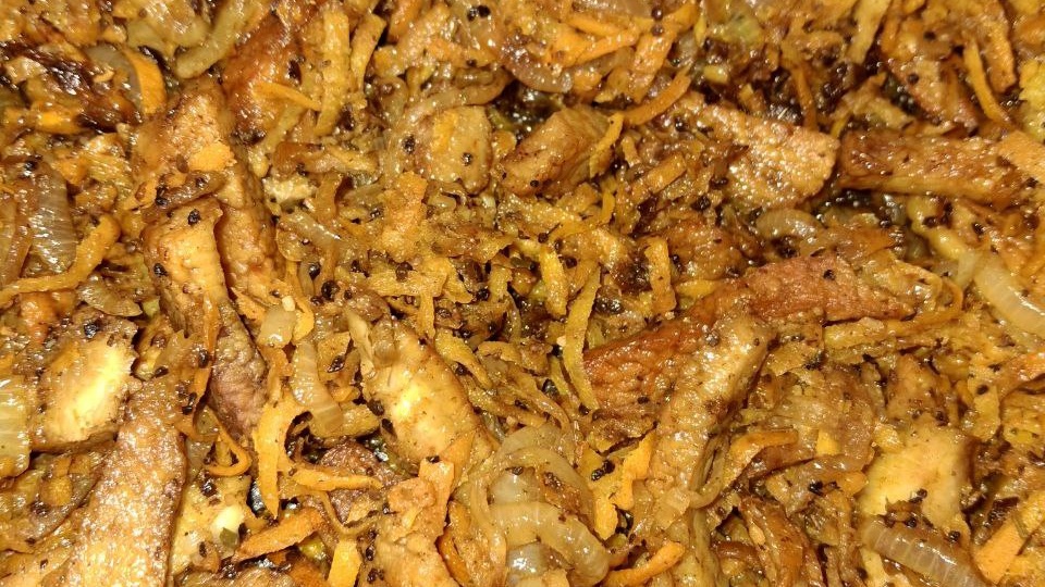 Вымя, обжаренное с овощами: неожиданный поворот обычного блюда.