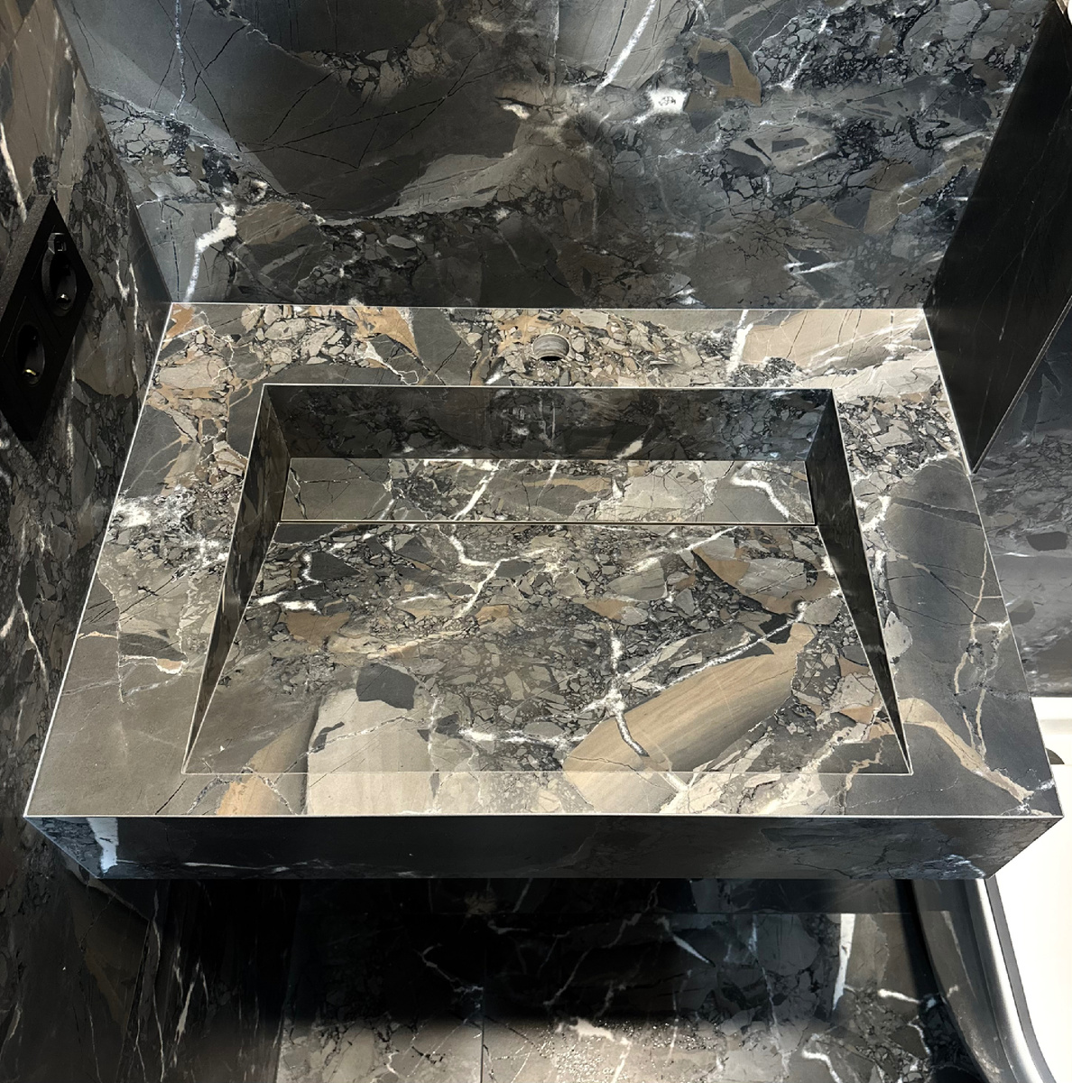 Раковина из керамогранита от компании MULTISTONE 