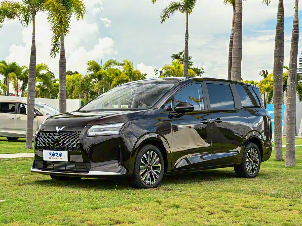 Wuling Starlight 730