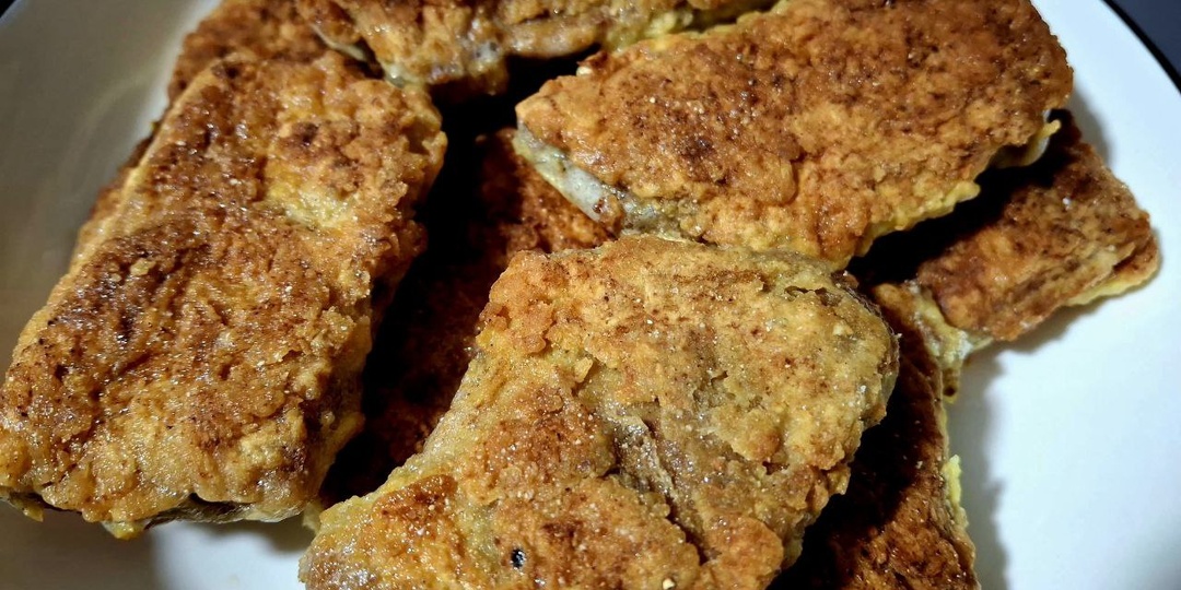 Золотистые медальоны из говяжьего вымени в панировке