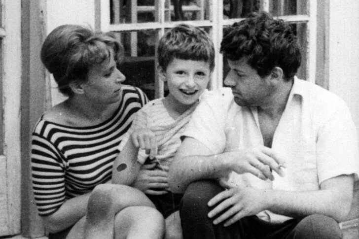 Александр Ширвиндт с женой и сыном Михаилом