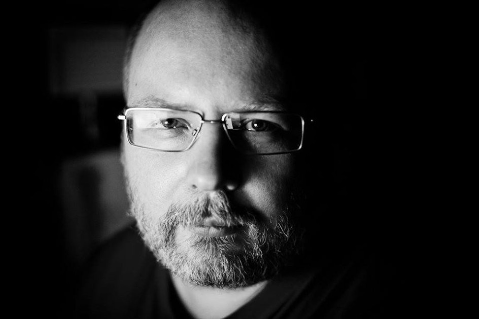 Константи́н Анато́льевич Крыло́в (18 октября 1967, Москва — 12 мая 2020, Пушкино, Московская область) — российский философ, писатель, поэт, публицист, редактор, журналист, общественный и политический деятель. Один из лидеров русского национально-демократического движения.