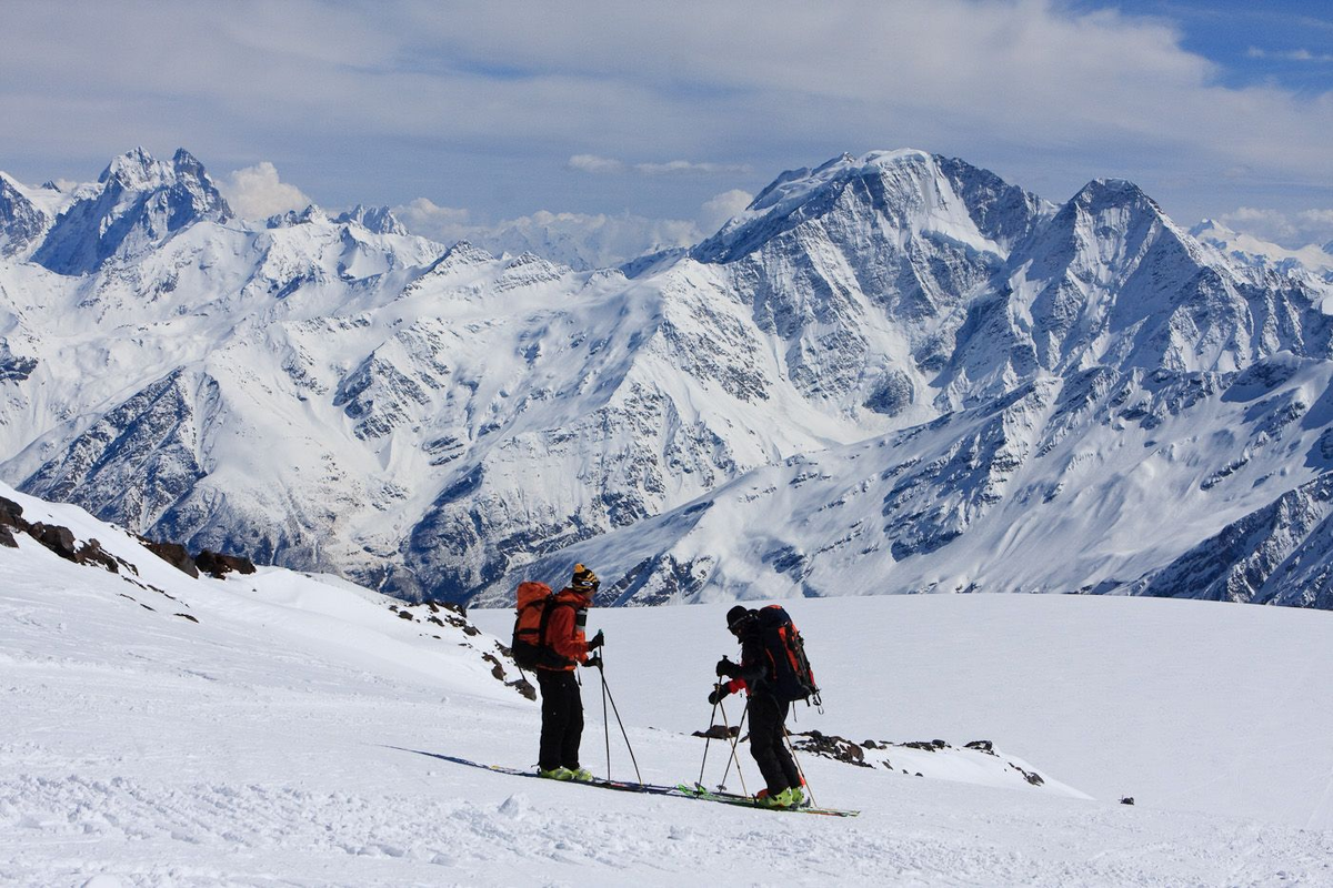 Кавказ, Эльбрус: ски-тур на леднике, подготовка к штурму вершины, (источник: alpindustria.ru)