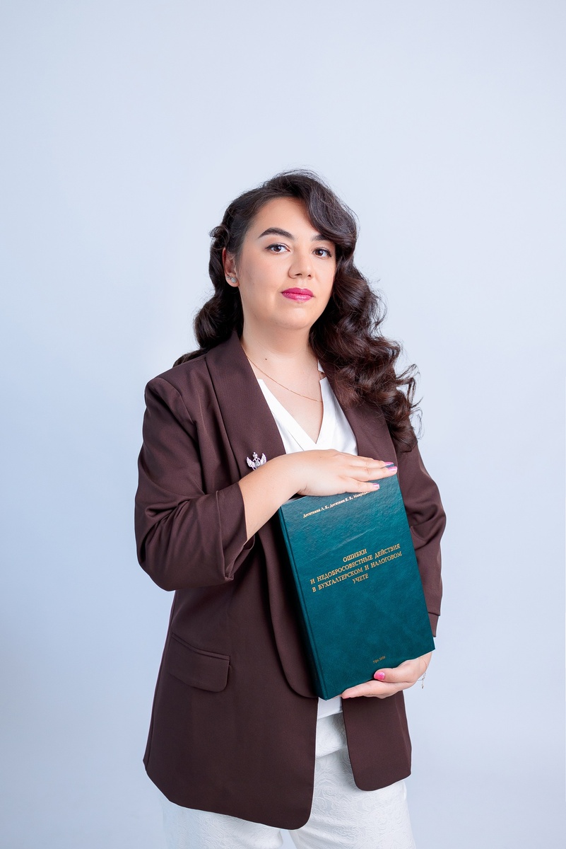 Всё всегда конфиденциально. Все истории вымышлены, а совпадения случайны