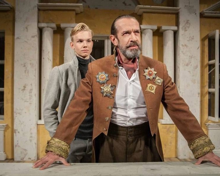     В Курске «Ревизора» покажут 3 ноября на Полугоре и в соцсетях губернатора