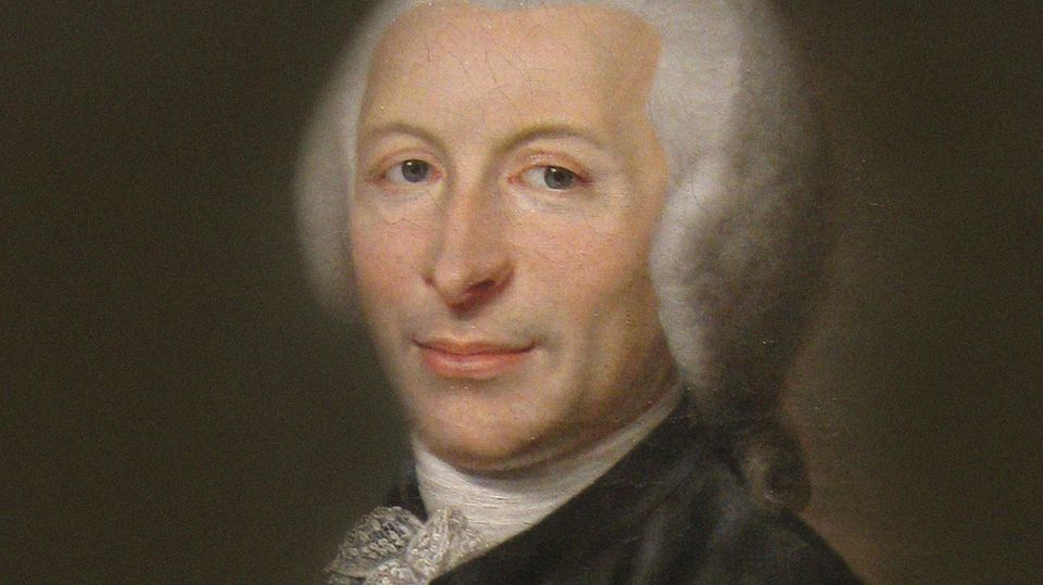 Жозеф Игнас Гильотен — профессор анатомии, масон, политический деятель, член Учредительного собрания, друг Максимильена Робеспьера и Жана -Поля Марата.