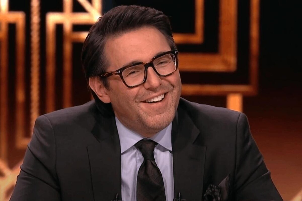    Андрей Малахов. кадр шоу.