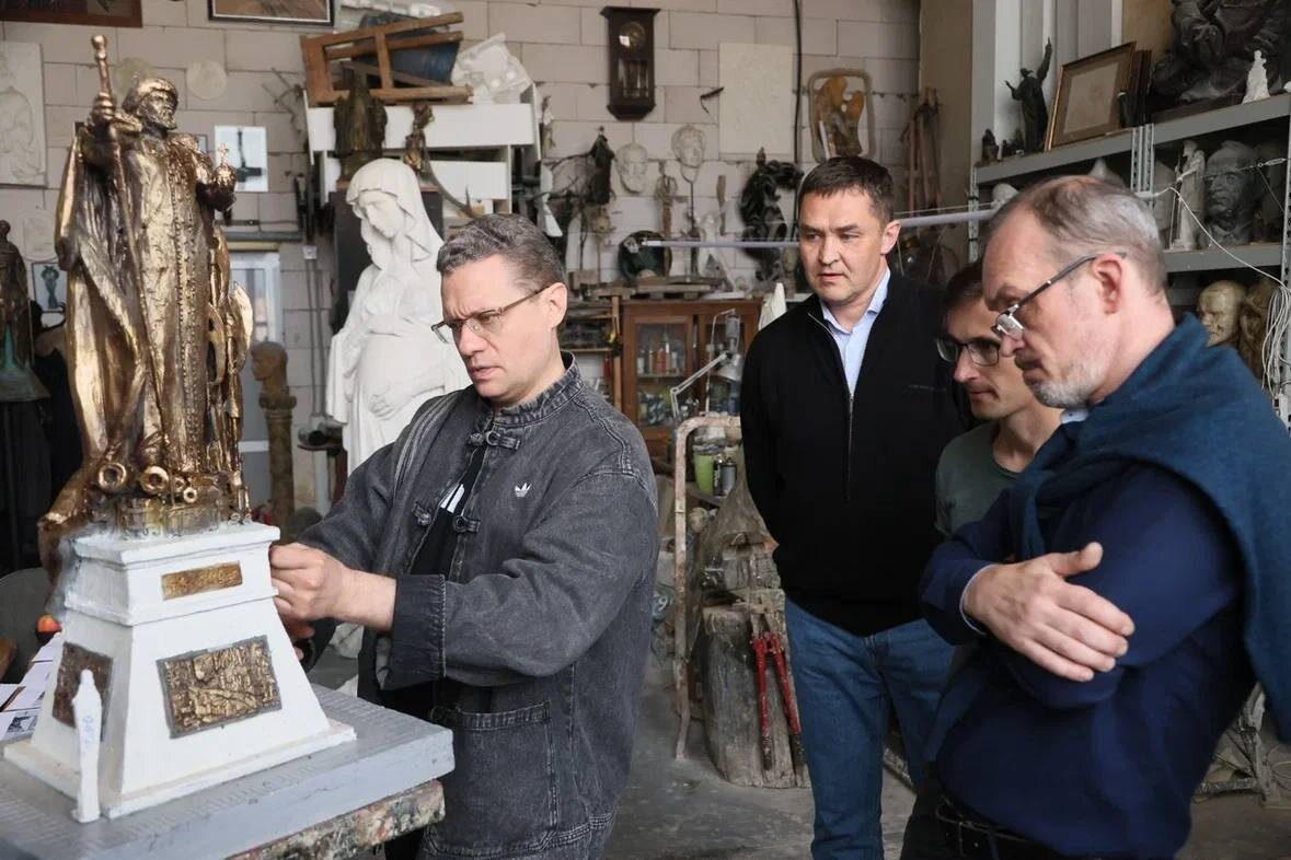 Наблюдая за политической жизнью Вологодской губернии у меня порой возникает ощущение какого-то эксперимента. Или всё же попустительство власти? Настолько контрастируют происходящие события и приходящие из тех мест новости.