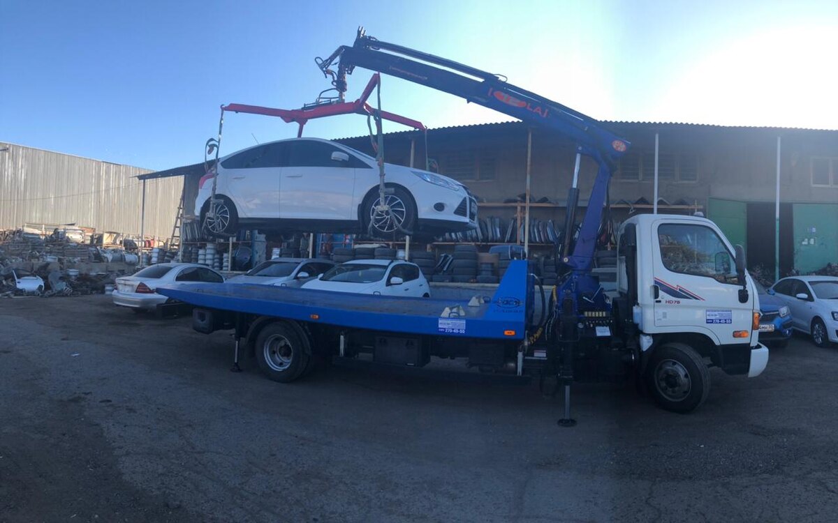 круглосуточный эвакуатор в астрахани 77-15-15