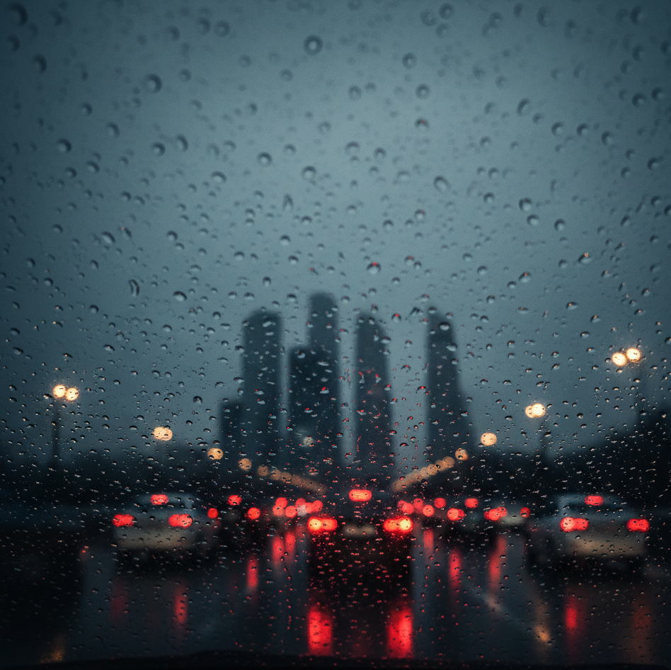 Сергей ненавидел ноябрь. Он ненавидел пробки. А сейчас он ненавидел пробку в ноябре.