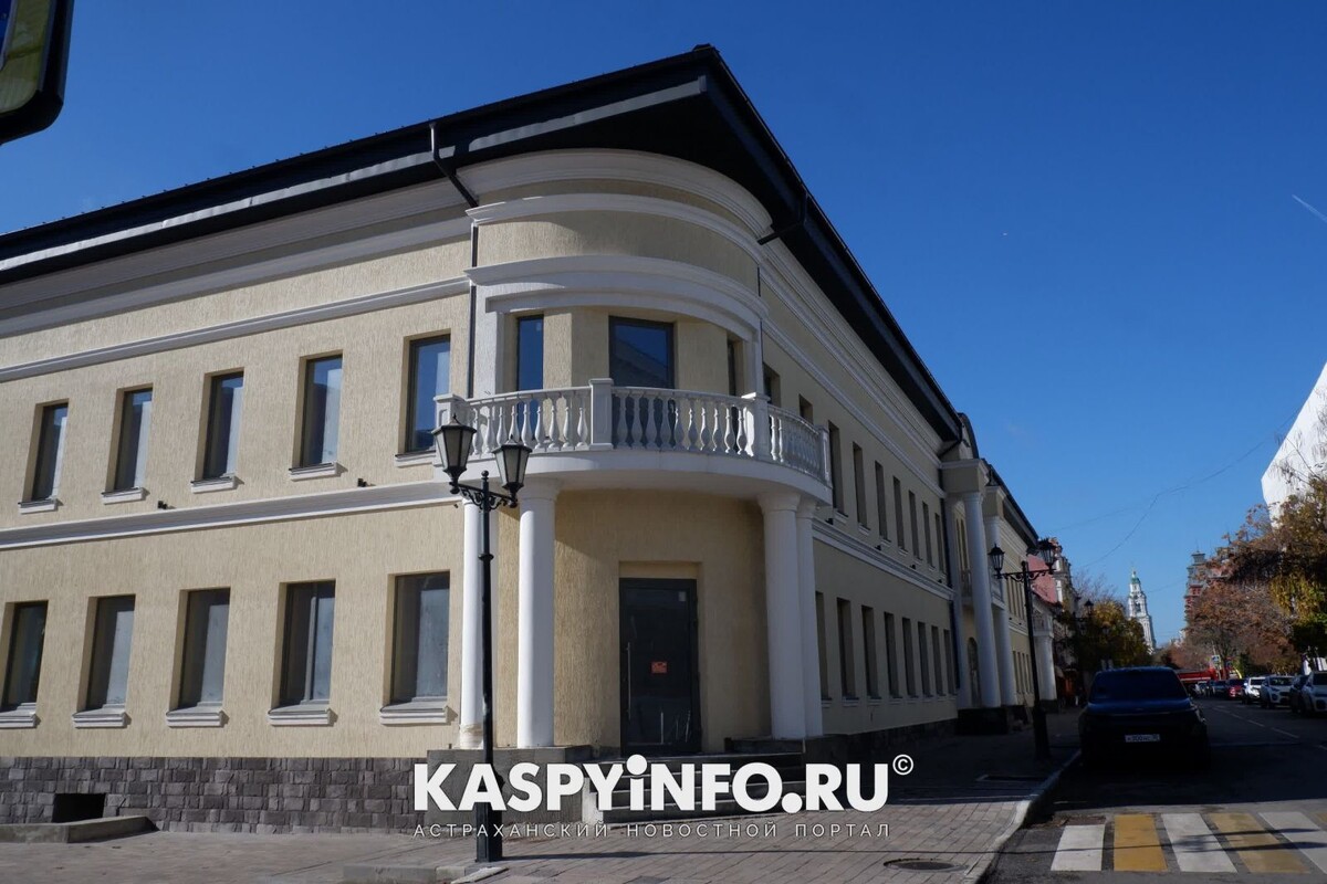    Забор убрали еще в начале весны.