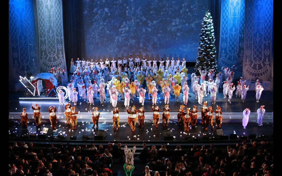 Новогоднее представление в БКЗ «Октябрьский»