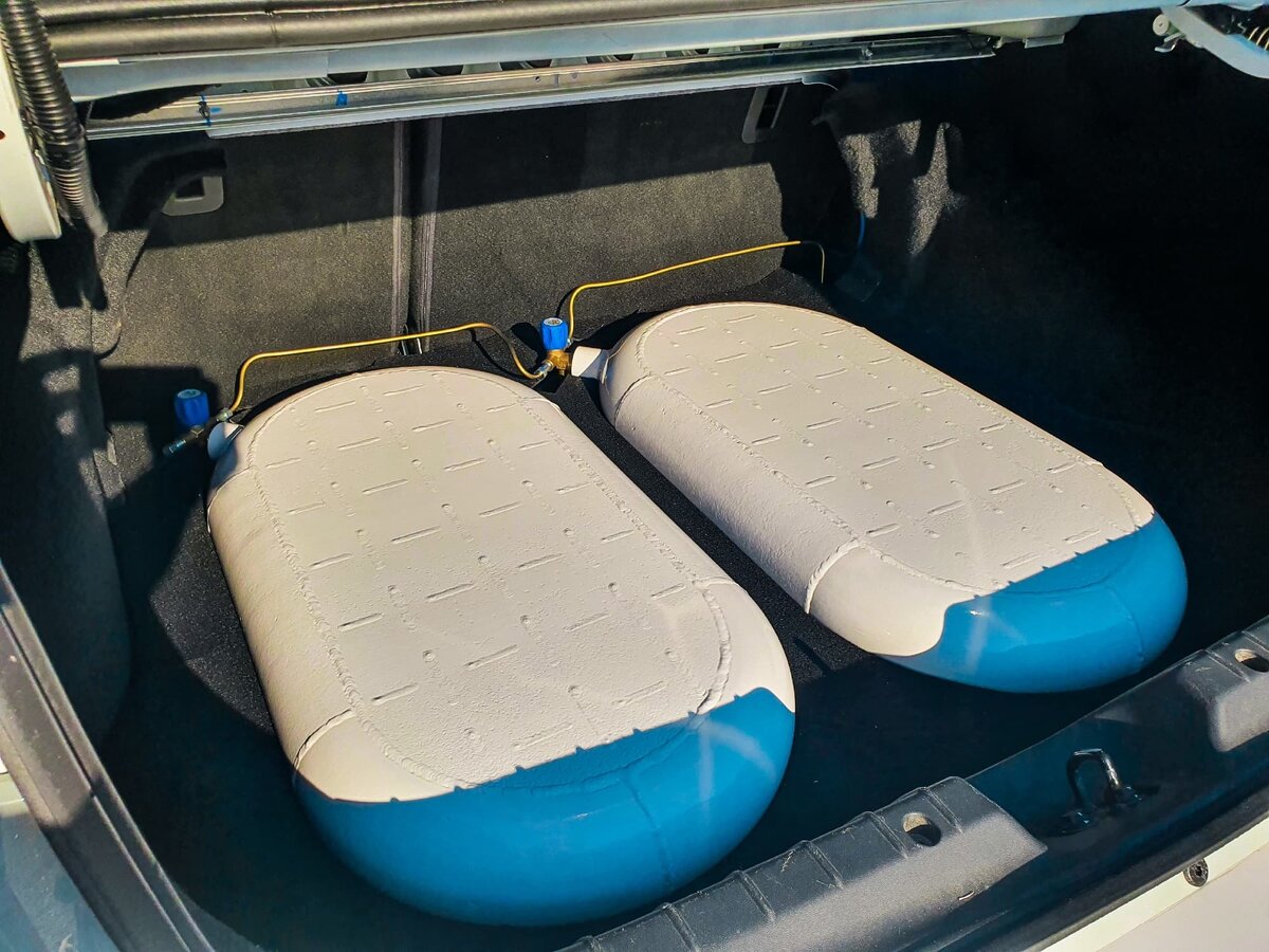   Газовые баллоны на Lada в форме тапочек