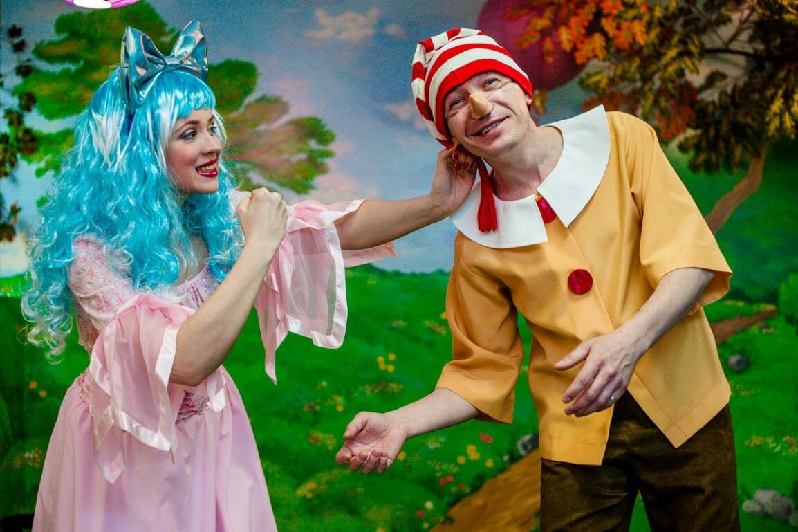 Мальвинка и Буратинка.  фото: кратинки яндекс.