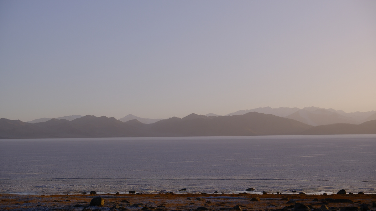 Озеро Каракуль, Памир.