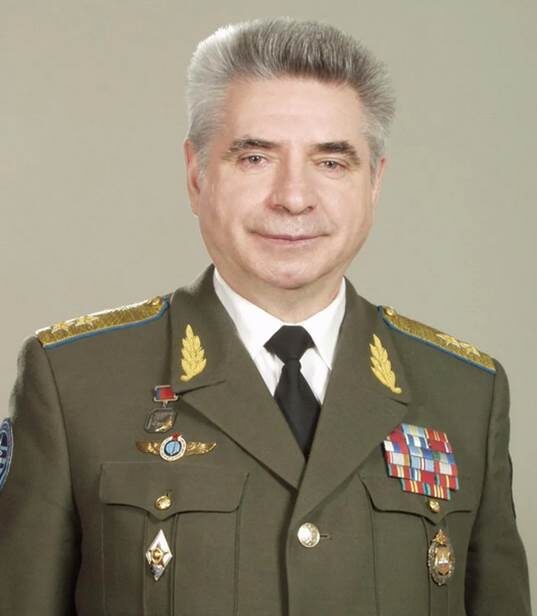 Генерал-лейтенант В.И. Дурнев, заместитель командующего Военно-космическими силами 