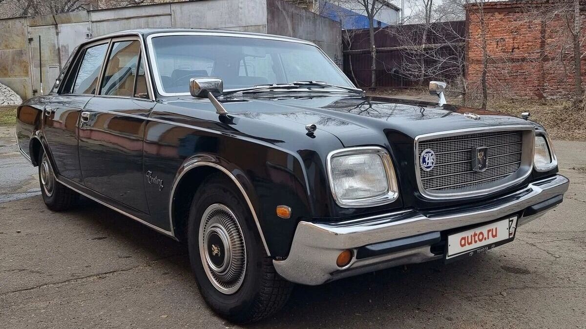 На Авто.ру есть только одно предложение купить седан «Столетие»: 1982 год, цена 5,5 млн руб. Фото: Авто.ру