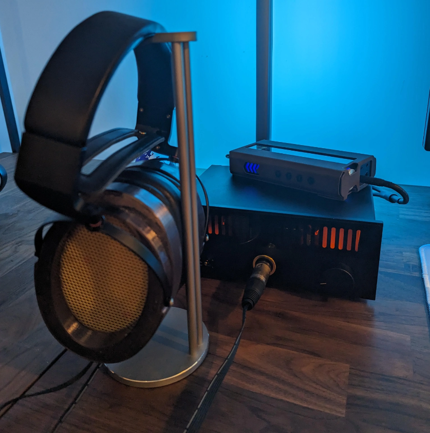 Электростатические наушники: как тишина становится музыкой без компромиссов. (Источник: Яндекс Картинки)