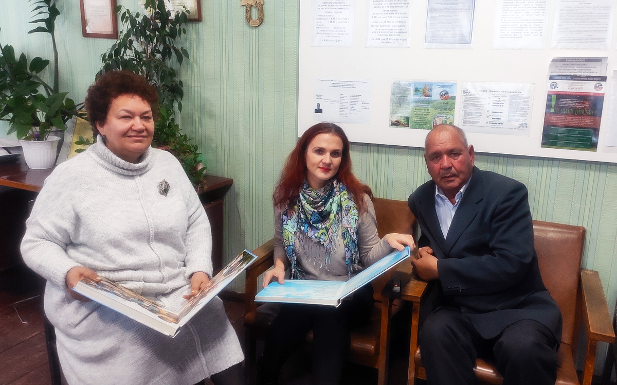 С главой и председателем Совета ветеранов Алан-Бексерского сельского поселения Высокогорского муниципального образования. Фотография предоставлена автором