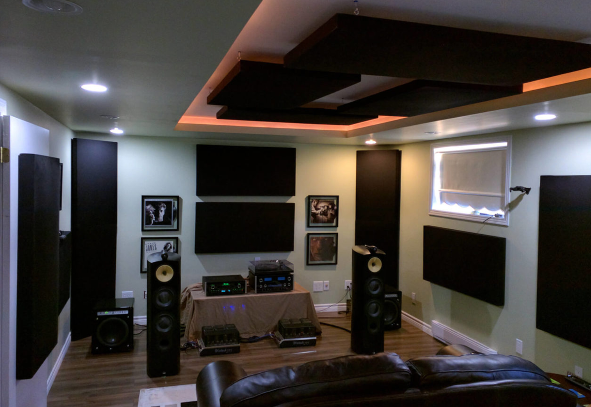 Твои колонки звучат плоско? Дело не в технике, а в этих 3 квадратных метрах. (Источник: Яндекс Картинки)